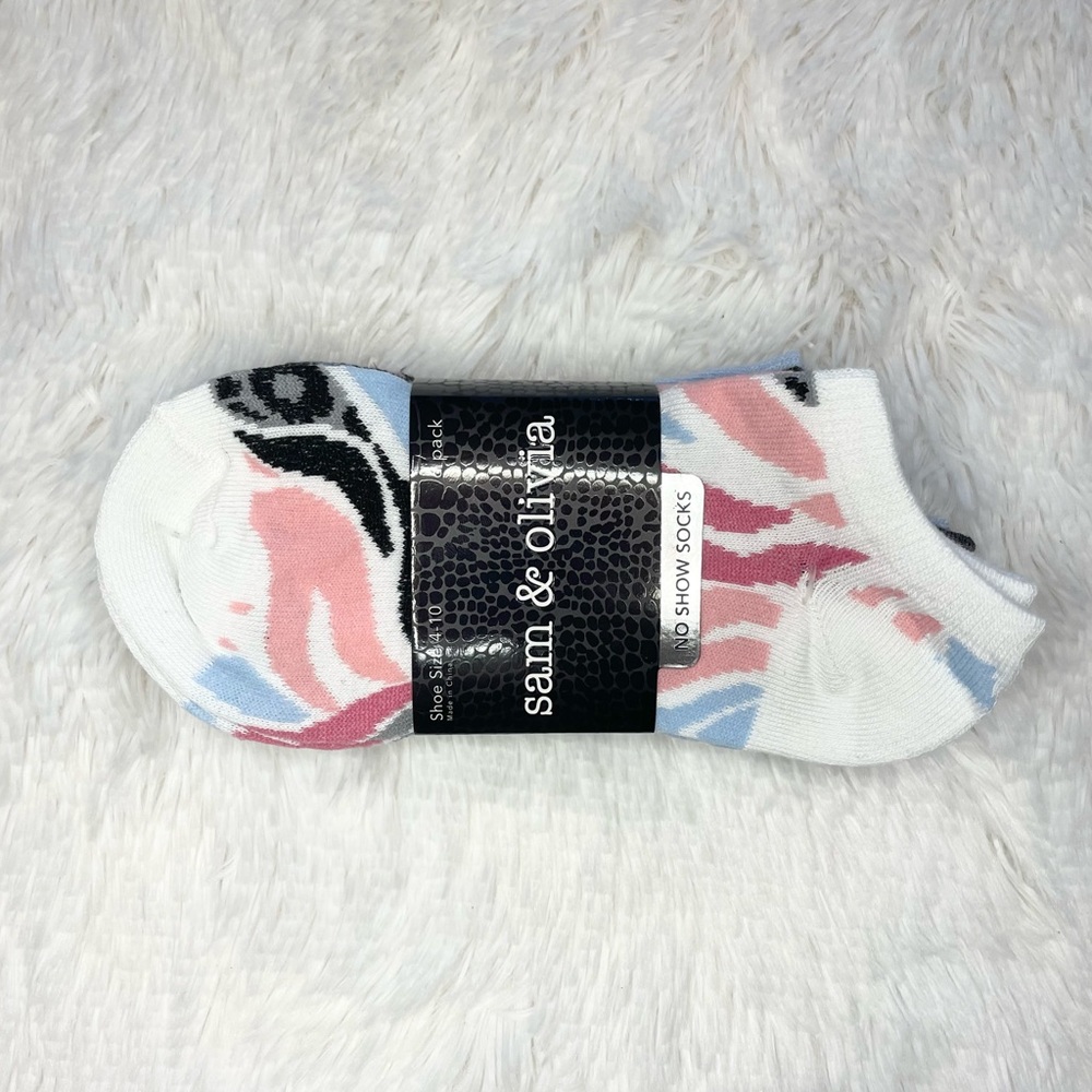 Socks , 6 pairs included
